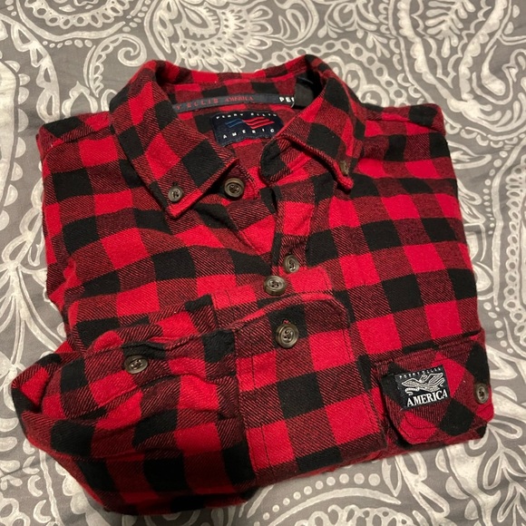 Perry Ellis America Red and black size medium shirt - Picture 7 of 7